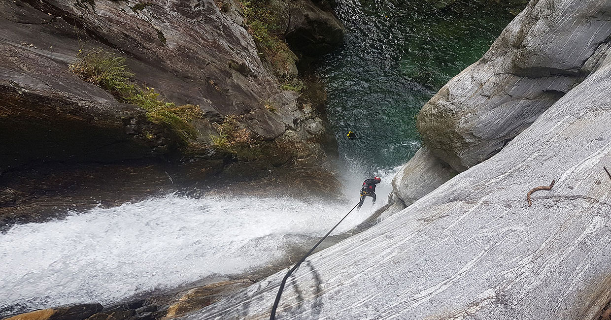 Mountain Experts - Programmi - Canyoning Valle d'Aosta