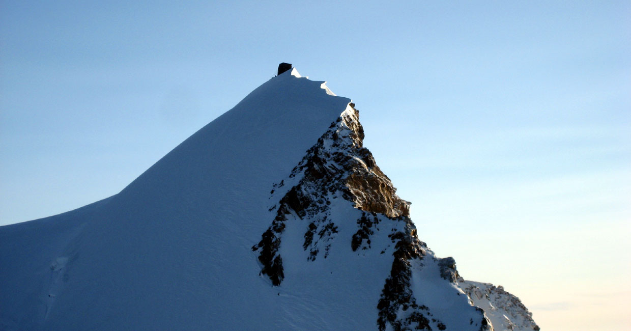 Mountain Experts - Programs - Mountaineering - Capanna Regina Margherita